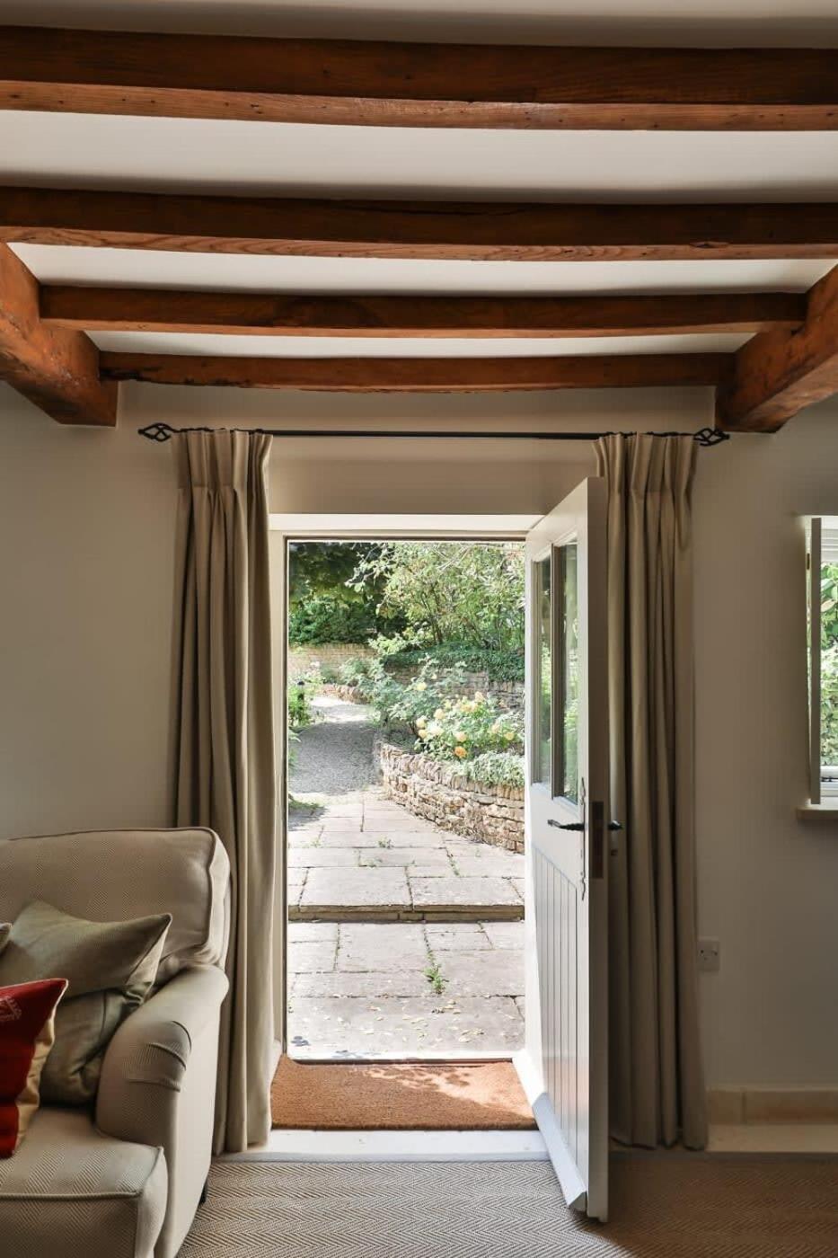 Holiday home Two Rose Walk Cotswolds *