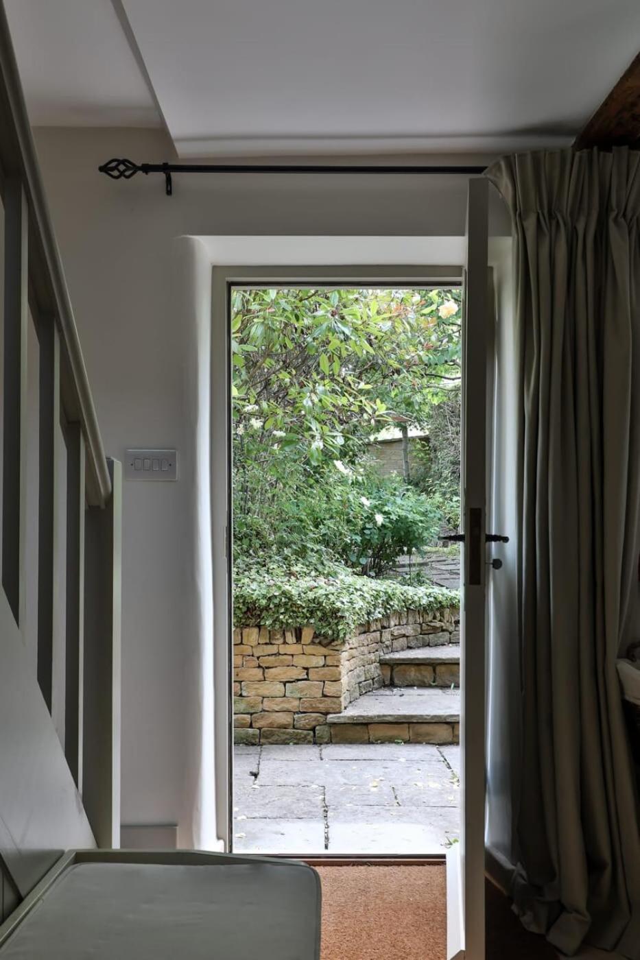Two Rose Walk Cotswolds Holiday home